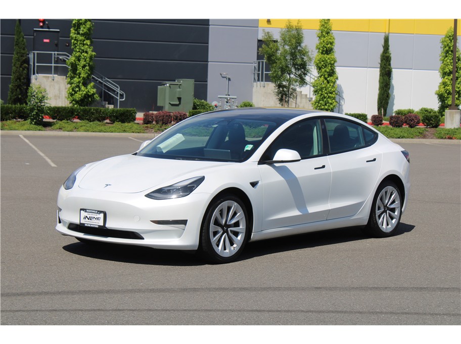2022 Tesla Model 3 Standard Range Plus's photo