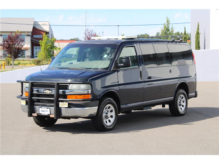2011 Chevrolet Express's photo