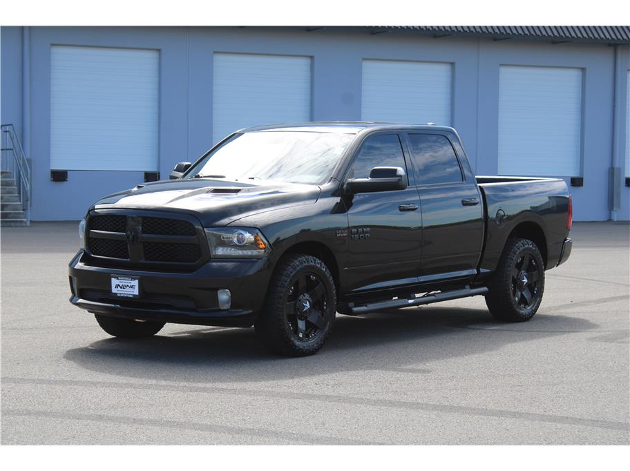 2017 RAM 1500 Night Edition Crew Cab 4x4 5'7" Box's photo