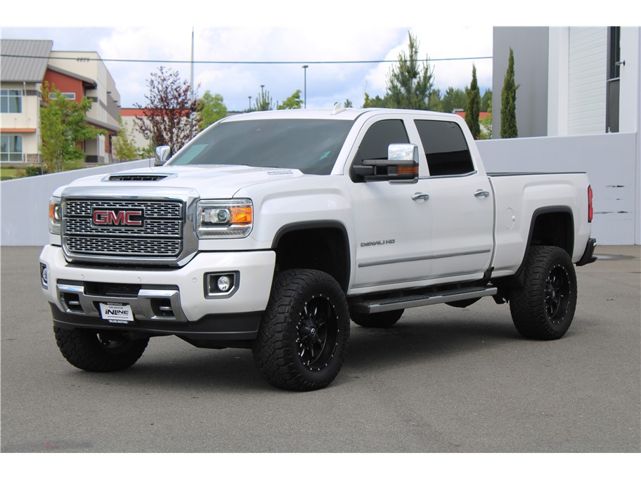 2019 GMC Sierra 4WD Crew Cab Standard Box Denali's photo