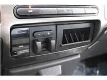 Vehicle Thumb #24