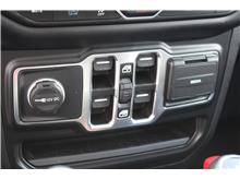 Vehicle Thumb #26