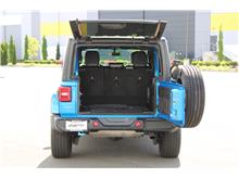Vehicle Thumb #32