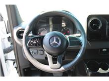 Vehicle Thumb #18