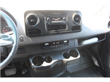 Vehicle Thumb #25