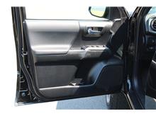 Vehicle Thumb #7