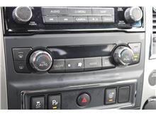 Vehicle Thumb #27