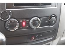 Vehicle Thumb #19