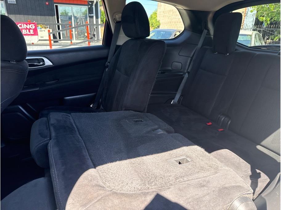 2016 Nissan Pathfinder SV - Photo 12