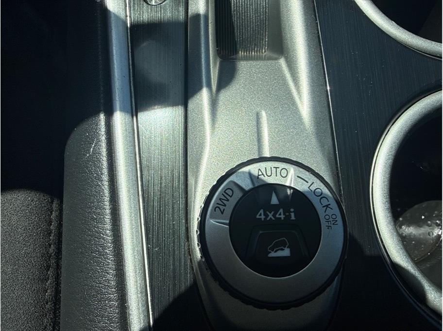 2016 Nissan Pathfinder SV - Photo 23