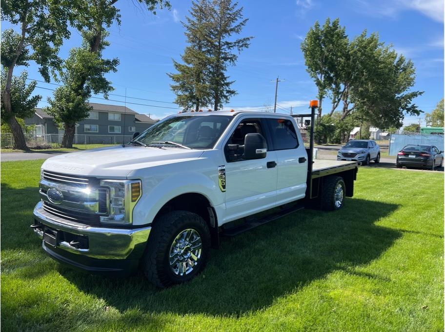2019 Ford F350 Super Duty Crew Cab & Chassis
