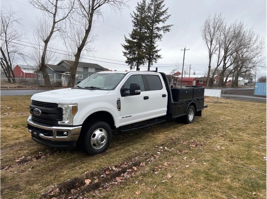2018 Ford F350 Super Duty Crew Cab & Chassis