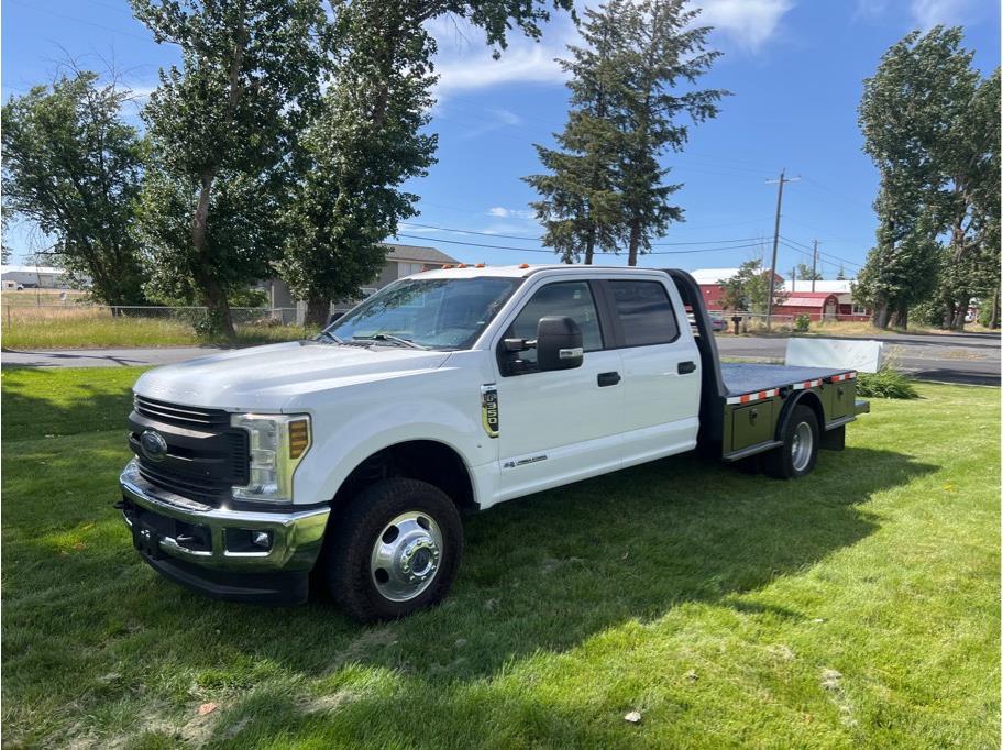 2018 Ford F-350 Super Duty Chassis Cab
