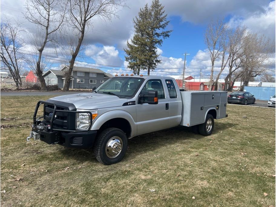 2016 Ford F350 Super Duty Super Cab & Chassis from ATS Finance