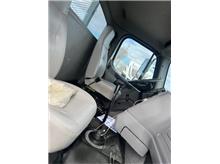 Vehicle Thumb #17