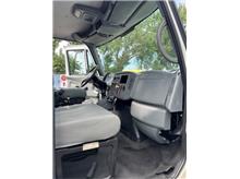 Vehicle Thumb #15