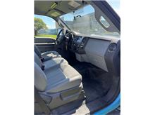 Vehicle Thumb #19