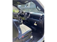 Vehicle Thumb #16