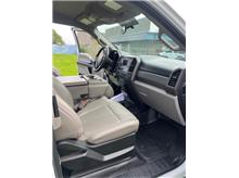 Vehicle Thumb #20