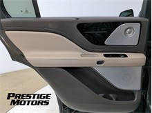 Vehicle Thumb #32