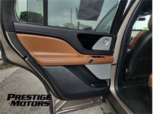 Vehicle Thumb #24