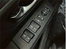 Vehicle Thumb #23