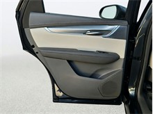 Vehicle Thumb #26