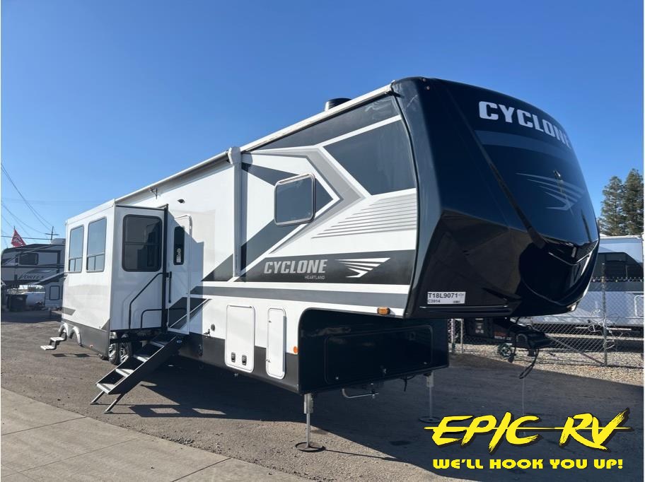 2026 Heartland Cyclone 3914 from Epic RV 