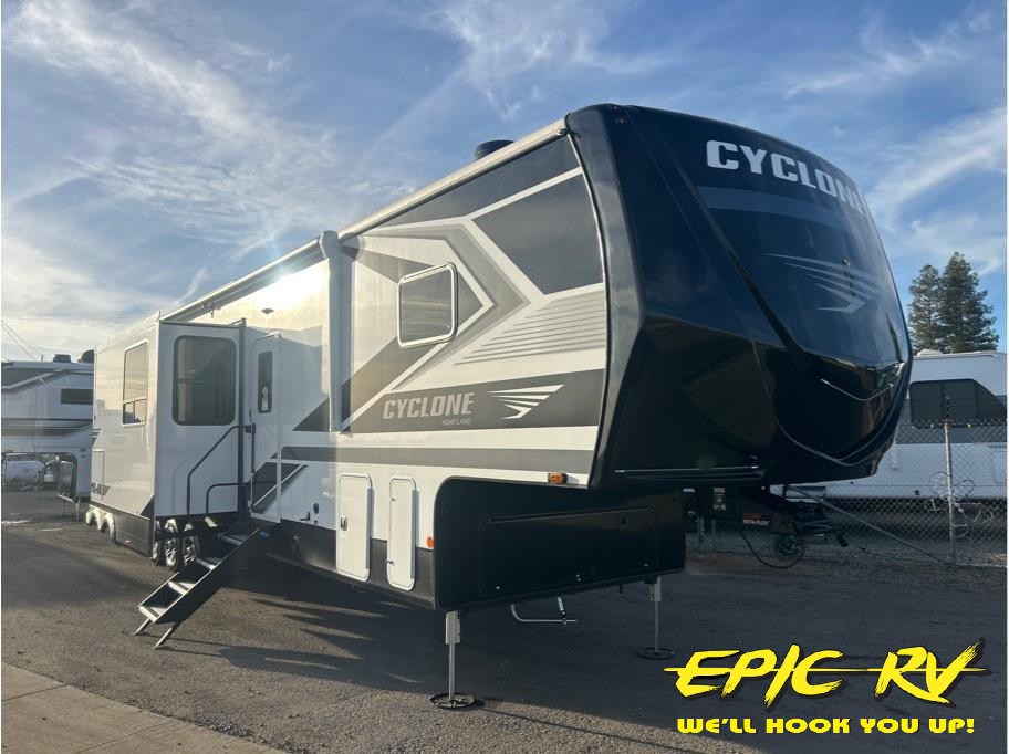 2026 Heartland Cyclone C3913 from Epic RV 