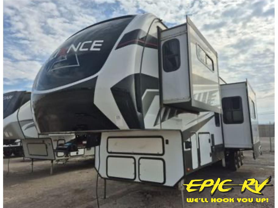 2022 ALLIANCE VALOR 40V13 from Epic RV 