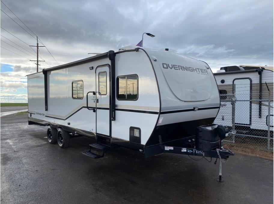 2022 Genesis Supreme OVERNIGHTER 27-14.6 from Epic RV 