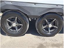 Vehicle Thumb #9