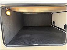 Vehicle Thumb #16