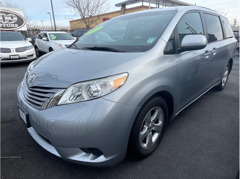 2015 Toyota Sienna from 209 Motors