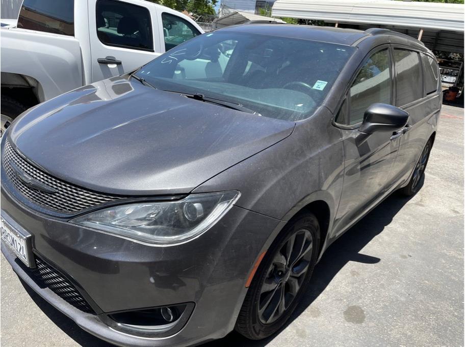 2020 Chrysler Pacifica from S/S Auto Sales 830