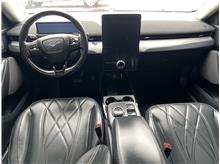 Vehicle Thumb #9