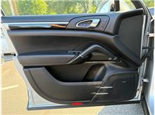 Vehicle Thumb #9