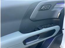 Vehicle Thumb #15
