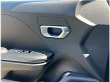 Vehicle Thumb #17