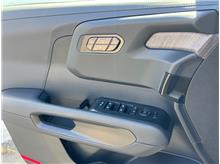 Vehicle Thumb #16