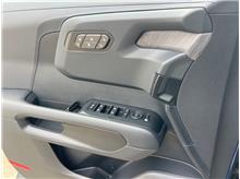 Vehicle Thumb #9