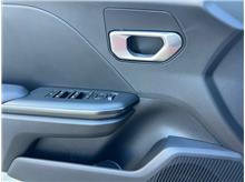 Vehicle Thumb #17