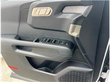 Vehicle Thumb #16