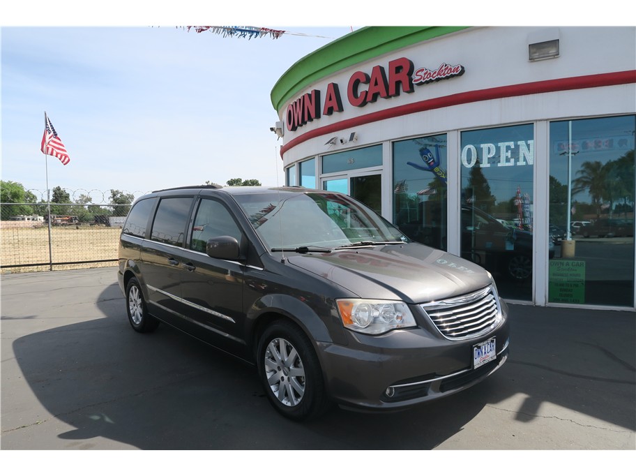 2016 Chrysler Town & Country Touring