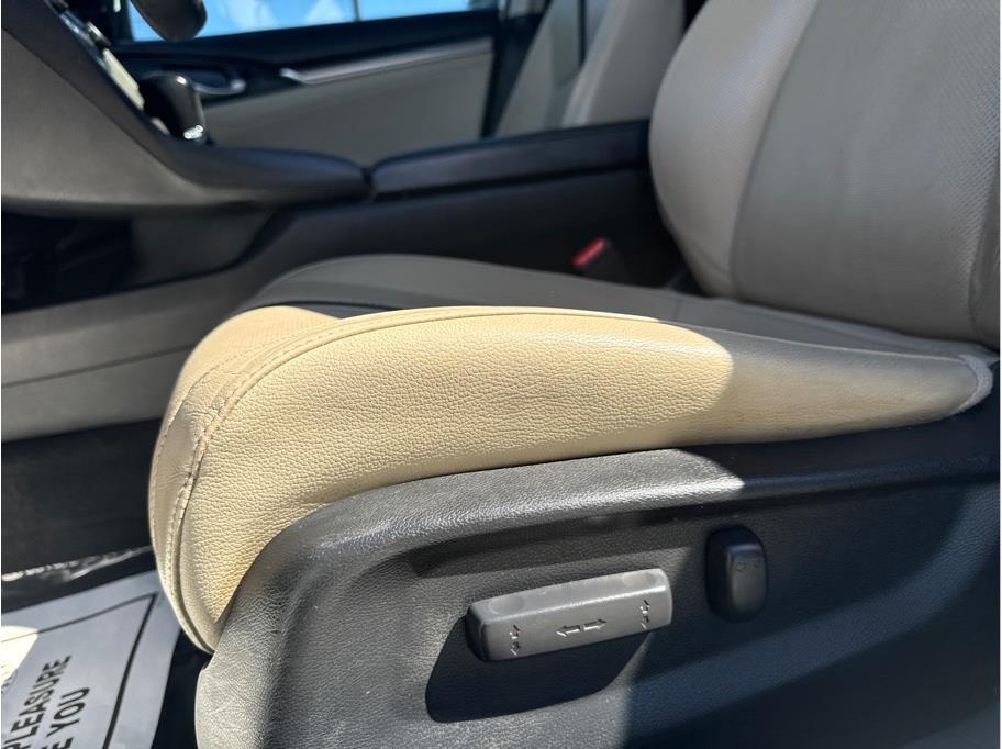 2021 Honda Civic EX-L - Photo 22