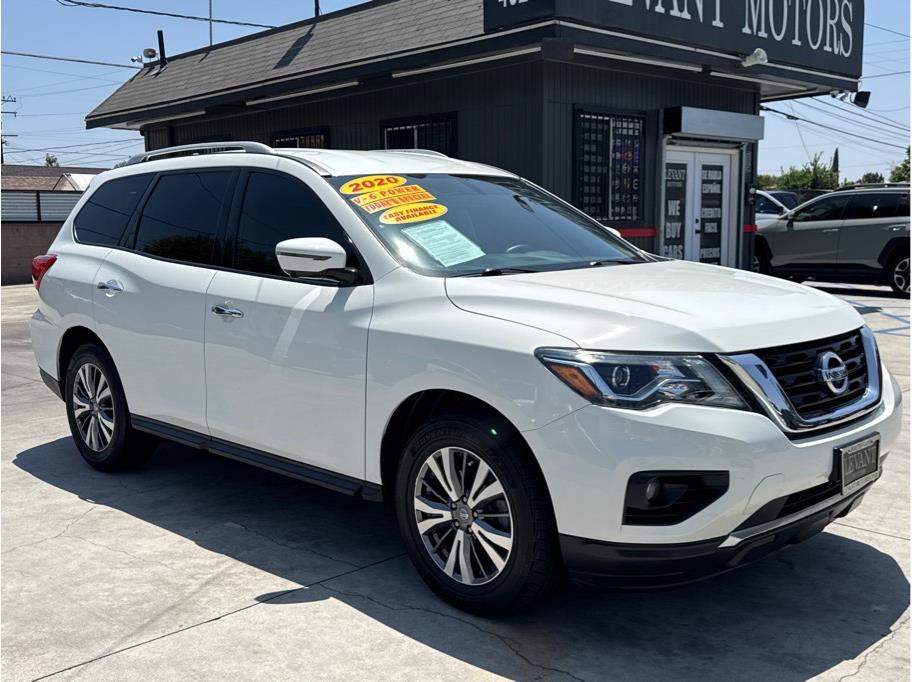 2020 Nissan Pathfinder from Levant Motors