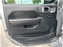 Vehicle Thumb #14