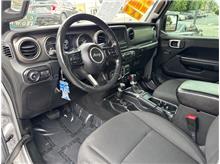 Vehicle Thumb #16