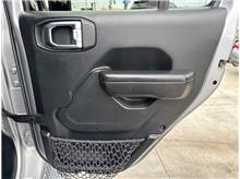 Vehicle Thumb #23