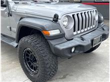 Vehicle Thumb #9
